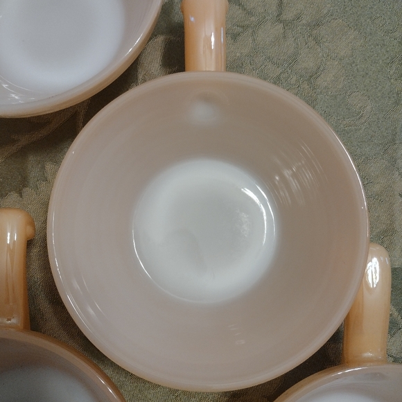 Vintage MCM Fire King Peach Lustre Beehive Chili/Soup Bowls (5) - Picture 5 of 13